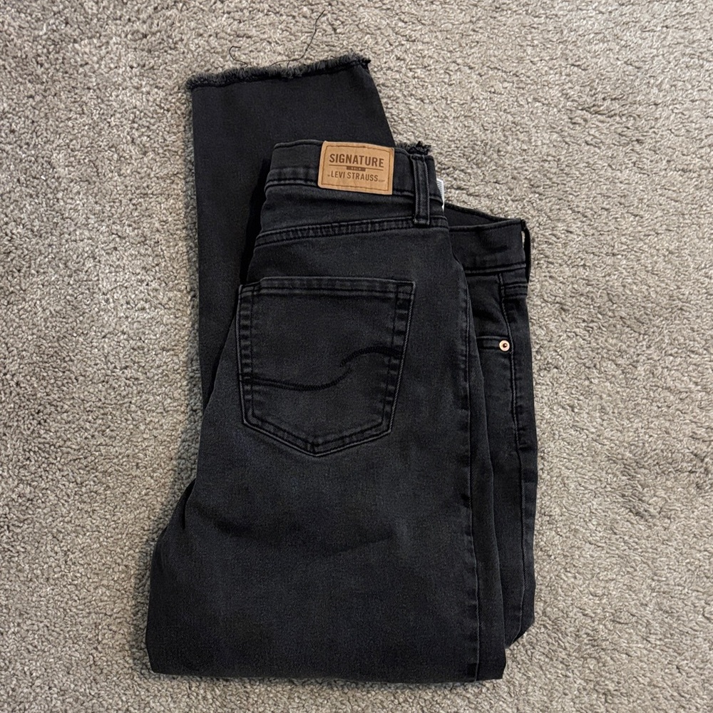 Signature by Levi Strauss Women's Dark Jeans